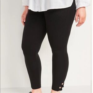 NWT! Old Navy Black High-Waisted Knotted-Hem Leggings - Size Medium 💙